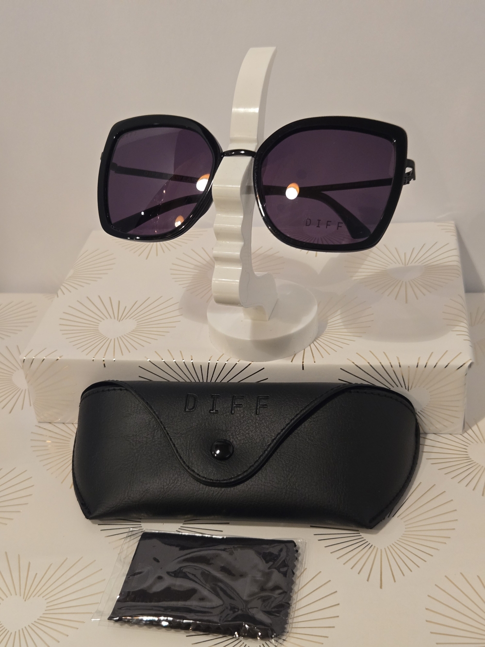 DIFF Eyewear Women's Black Frame Purple Lens Sunglasses